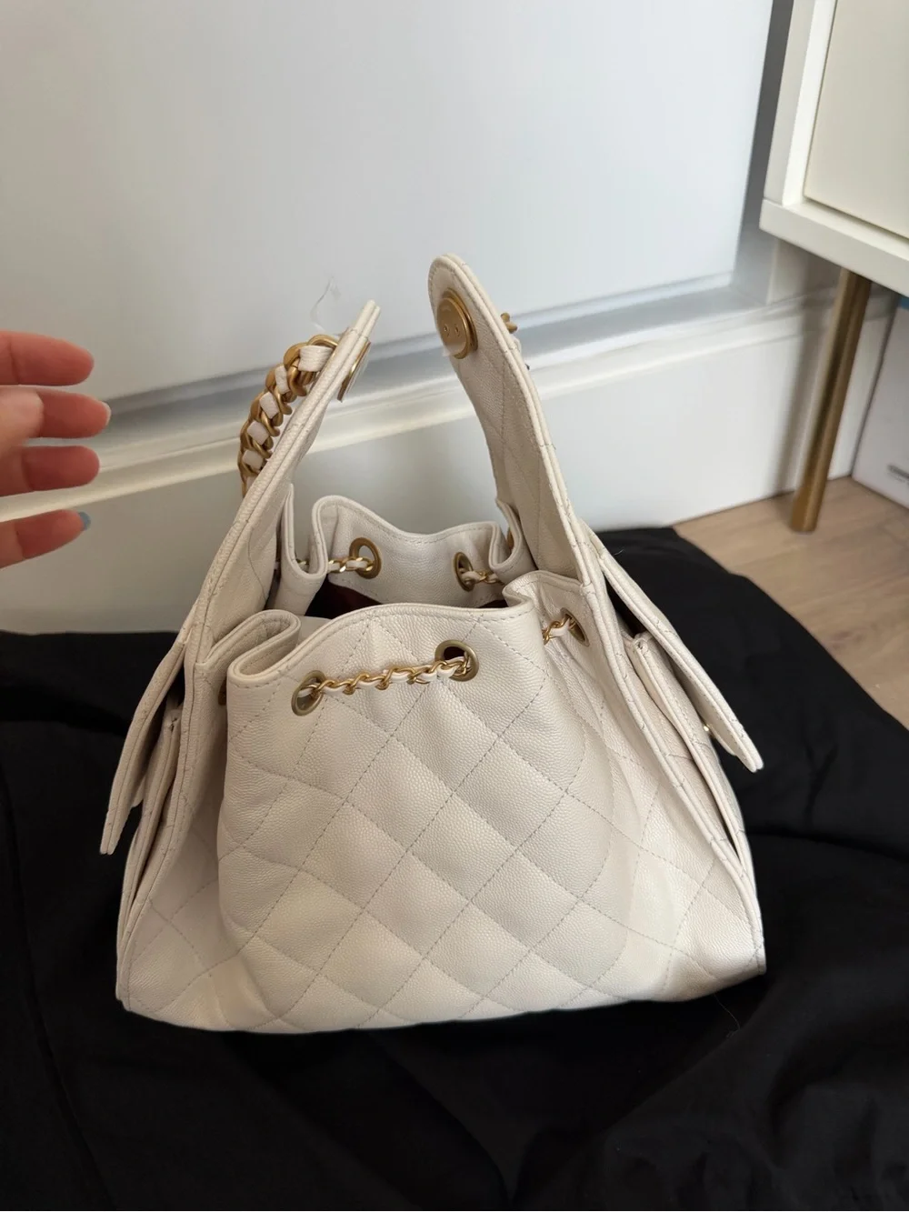 CHANEL 25 Cream Quilted Drawstring Shoulder Bag with Gold Hardware